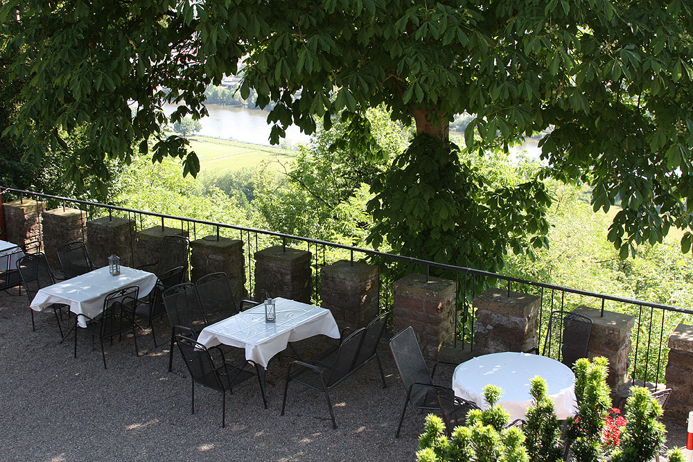Schloss Neuburg (Hohinrot, Hohinburg, Hohonrot, Mettlenburg)(Baden) im Neckar-Odenwald-Kreis