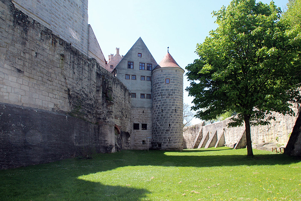 Marienburg Niederalfingen (Burg Niederalfingen, Fuggerschloss) im Ostalbkreis