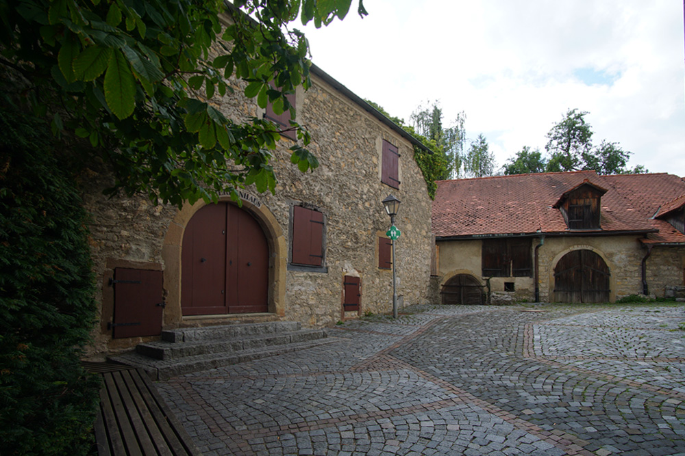 Kirchenburg Weissach (Burg Weissach, Wehrkirche St. Ulrich) im Landkreis Böblingen