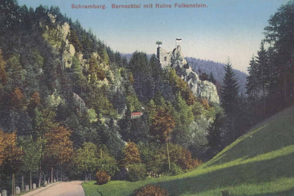 Ruine Falkenstein (Ober- und Unterfalkenstein) im Landkreis Rottweil in Baden-Württemberg
