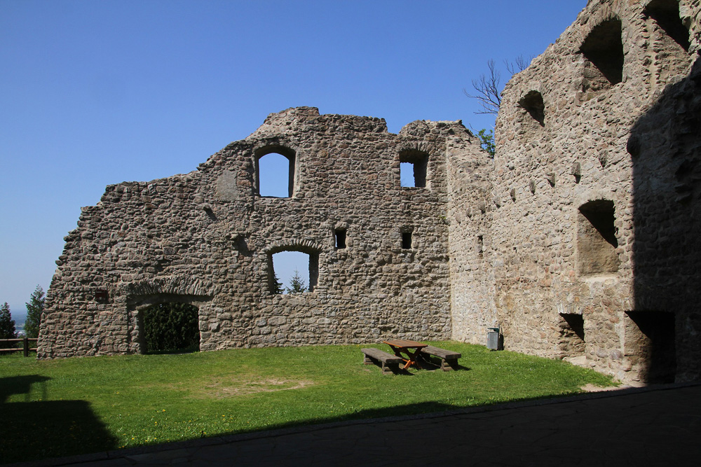 Burg Neu-Windeck (Neuwindeck, Burg Lauf, Laufer Schloss) im Ortenaukreis