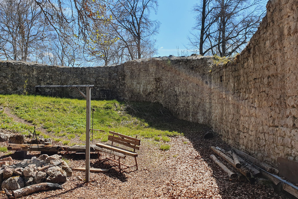 Ruine Lichtenstein (Neufra) (Burg Hinterlichtenstein und Vorderlichtenstein, auch Bubenhofen genannt) im Landkreis Sigmaringen