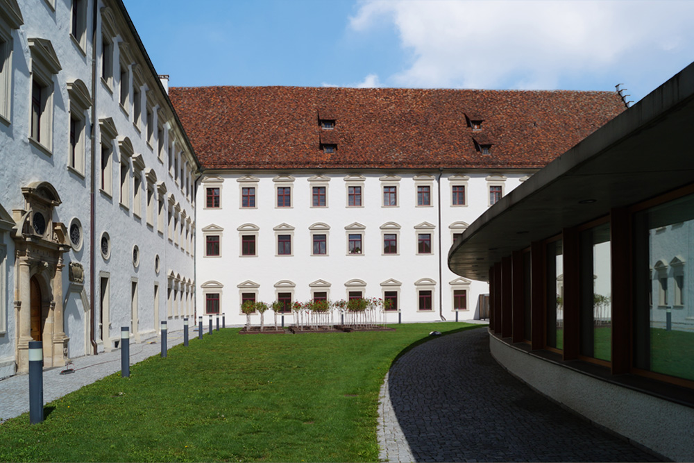 Bischöfliches Palais (Bischöfliches Ordinariat, Stadtpalais) im Landkreis Tübingen