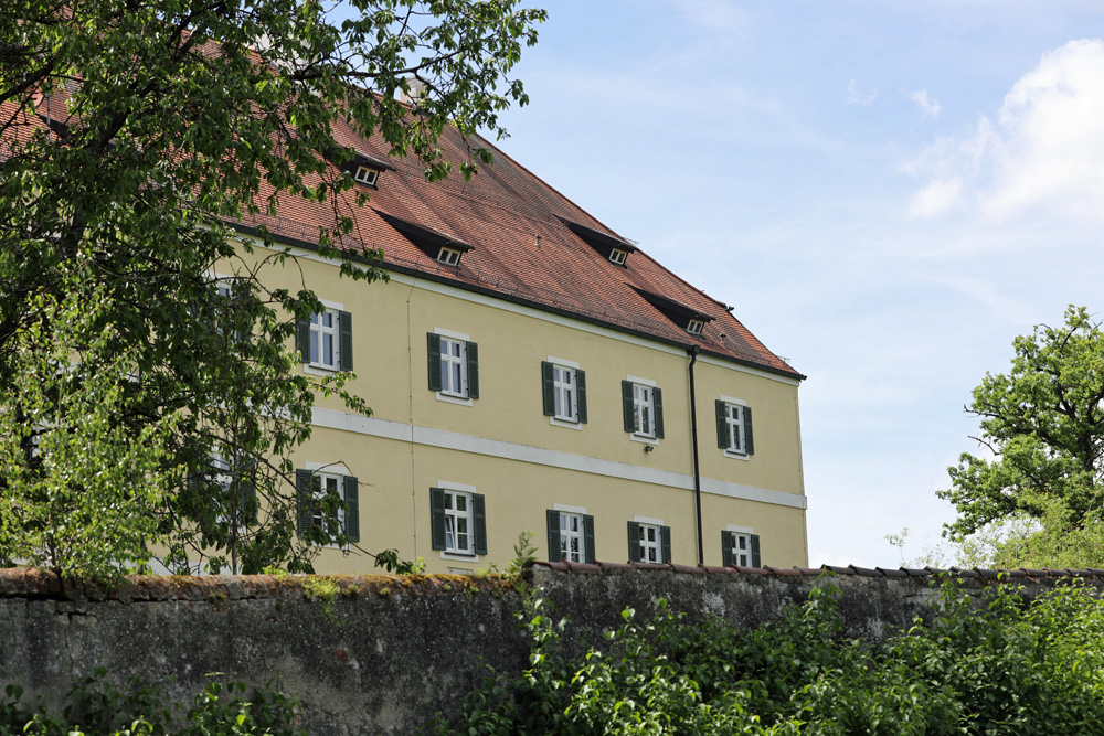 Schloss Unterweikertshofen im Landkreis Dachau
