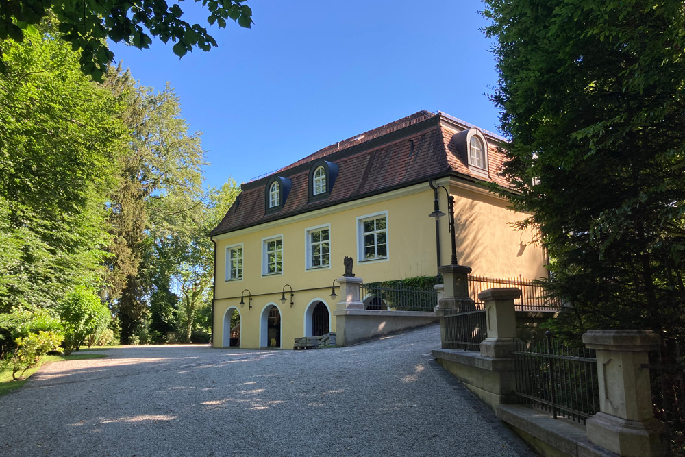 Schloss Höhenroth im Landkreis Fürstenfeldbruck