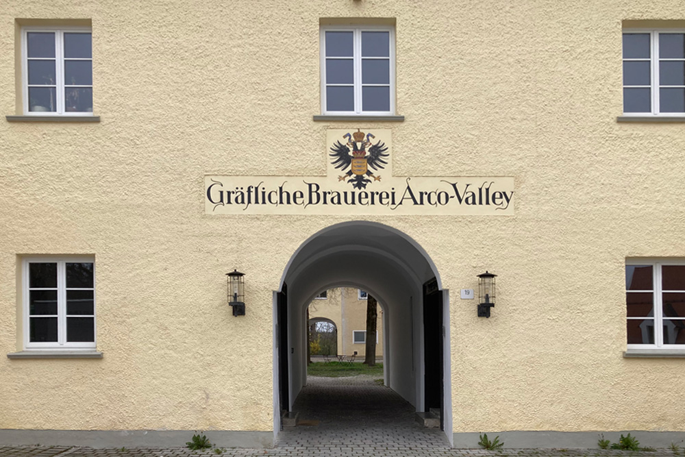 Neues Schloss Valley im Landkreis Miesbach