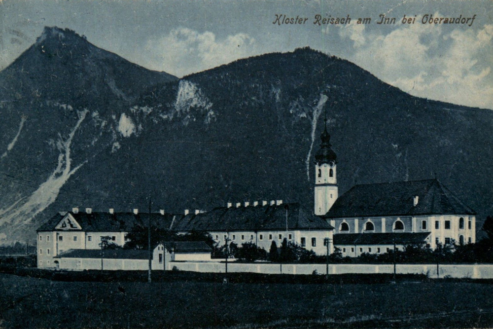 Kloster Reisach (ehemaliges Kloster der Unbeschuhten Karmeliten) im Landkreis Rosenheim