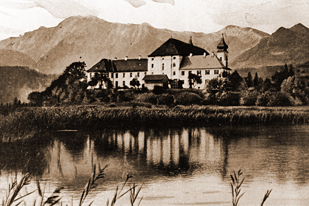 Kloster Schlehdorf (ehemaliges Kloster der Missions-Dominikanerinnen von Qonce) im Landkreis Bad Tölz-Wolfratshausen
