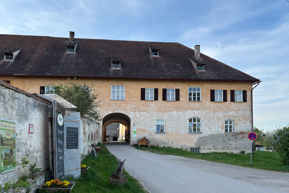 Kloster Scheyern (Kloster Bayrischzell-Fischbachau-Petersberg/Eisenhofen-Scheyern, Benediktinerabtei Mariä Himmelfahrt und zum Heiligen Kreuz) im Landkreis Pfaffenhofen an der Ilm