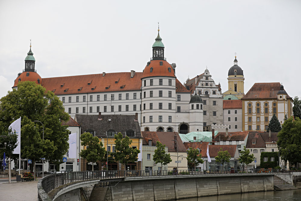 Schloss Neuburg (Bayern) (Residenz, Stadtschloss) im Landkreis Neuburg-Schrobenhausen