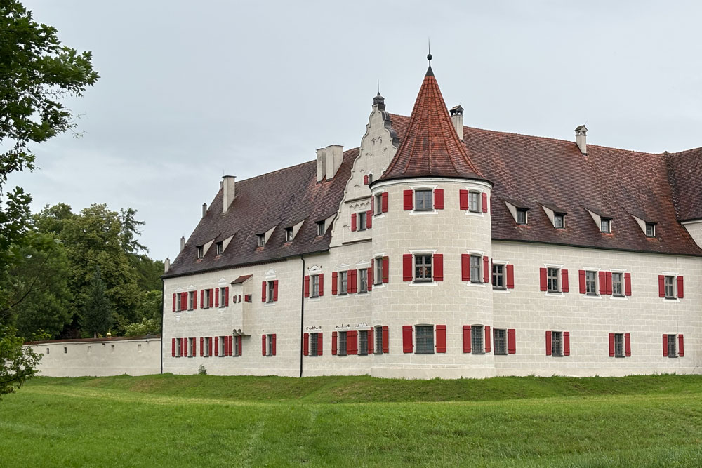 Jagdschloss Grünau (Altes und Neues Schloss) im Landkreis Neuburg-Schrobenhausen