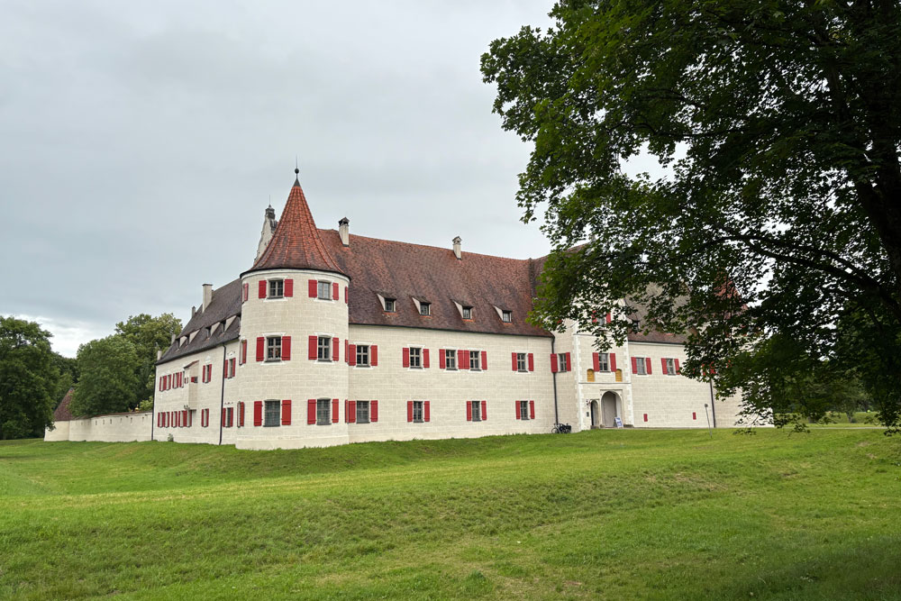 Jagdschloss Grünau (Altes und Neues Schloss) im Landkreis Neuburg-Schrobenhausen