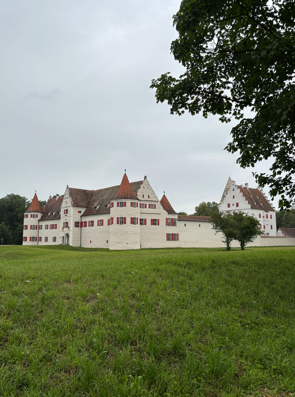 Jagdschloss Grünau (Altes und Neues Schloss) im Landkreis Neuburg-Schrobenhausen