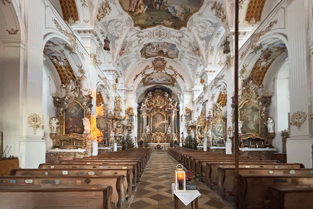 Kloster Dietramszell (ehemaliges Augustiner-Chorherren-Stift und heutiges Kloster der Salesianerinnen) im Landkreis Bad Tölz-Wolfratshausen