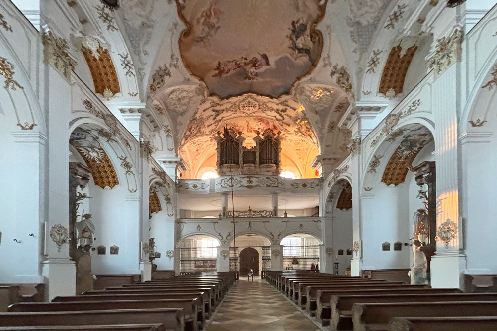 Kloster Dietramszell (ehemaliges Augustiner-Chorherren-Stift und heutiges Kloster der Salesianerinnen) im Landkreis Bad Tölz-Wolfratshausen