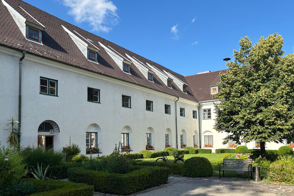 Franziskanerkloster Mittenheim Schleißheim (ehemaliges Kloster der Franziskaner-Reformaten) im Landkreis München