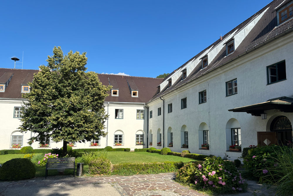 Franziskanerkloster Mittenheim Schleißheim (ehemaliges Kloster der Franziskaner-Reformaten) im Landkreis München