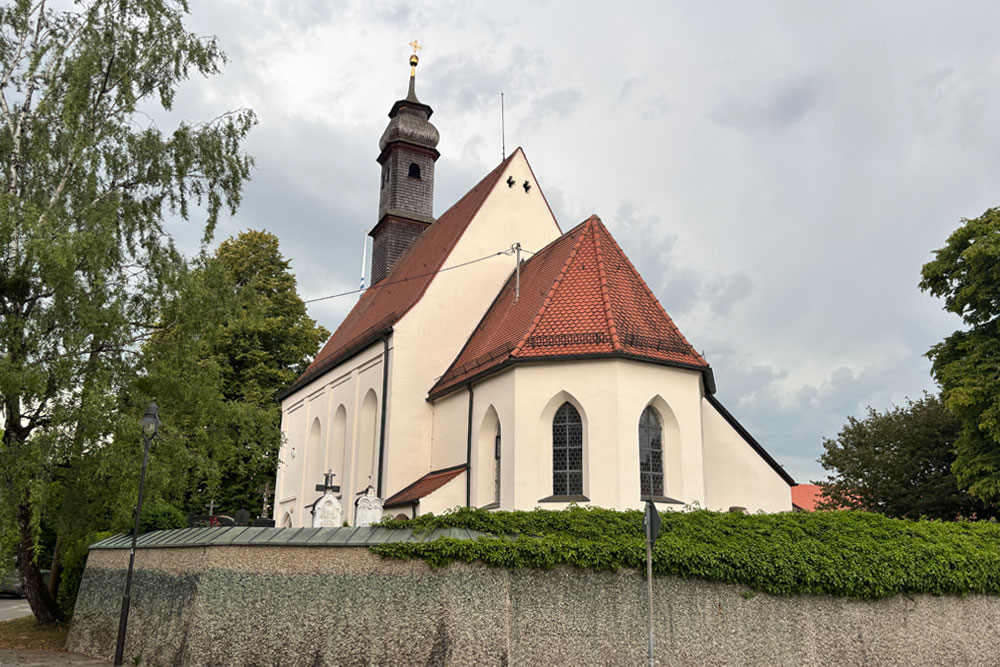 Die römisch-katholische Filialkirche Mariä Geburt an der Stelle der Keltenschanze Oberbiberg