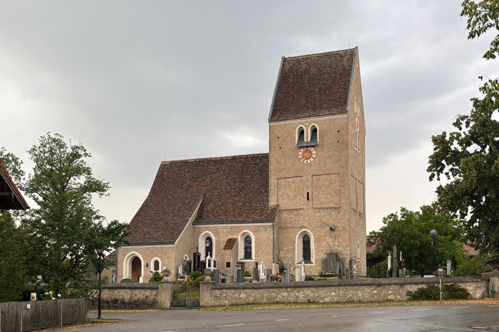 Wehrkirche Großdingharting (Pfarrkirche Sankt Laurentius) im Landkreis München