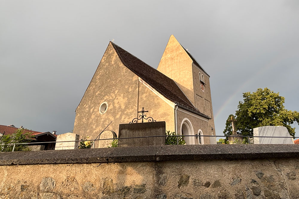 Wehrkirche Großdingharting (Pfarrkirche Sankt Laurentius) im Landkreis München