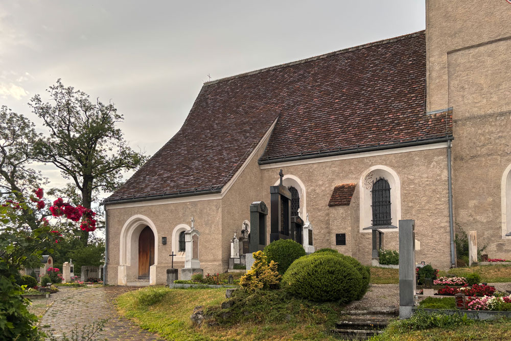 Wehrkirche Großdingharting (Pfarrkirche Sankt Laurentius) im Landkreis München