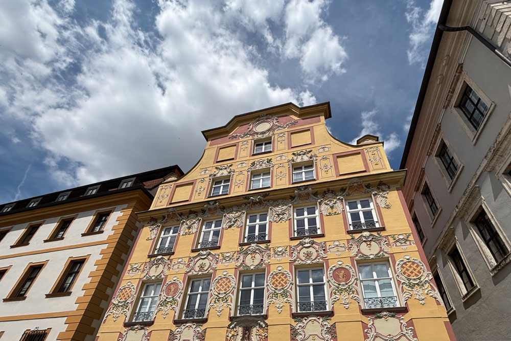 Taxishaus (Neuburg an der Donau) (Adelspalais) im Landkreis Neuburg-Schrobenhausen