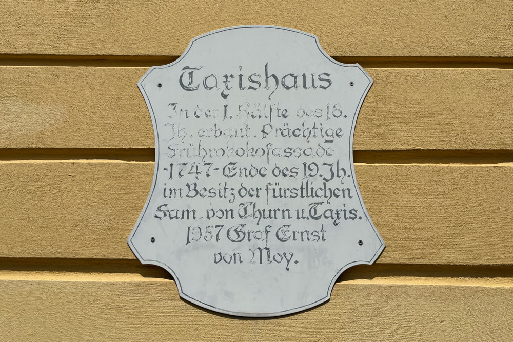 Taxishaus (Neuburg an der Donau) (Adelspalais) im Landkreis Neuburg-Schrobenhausen