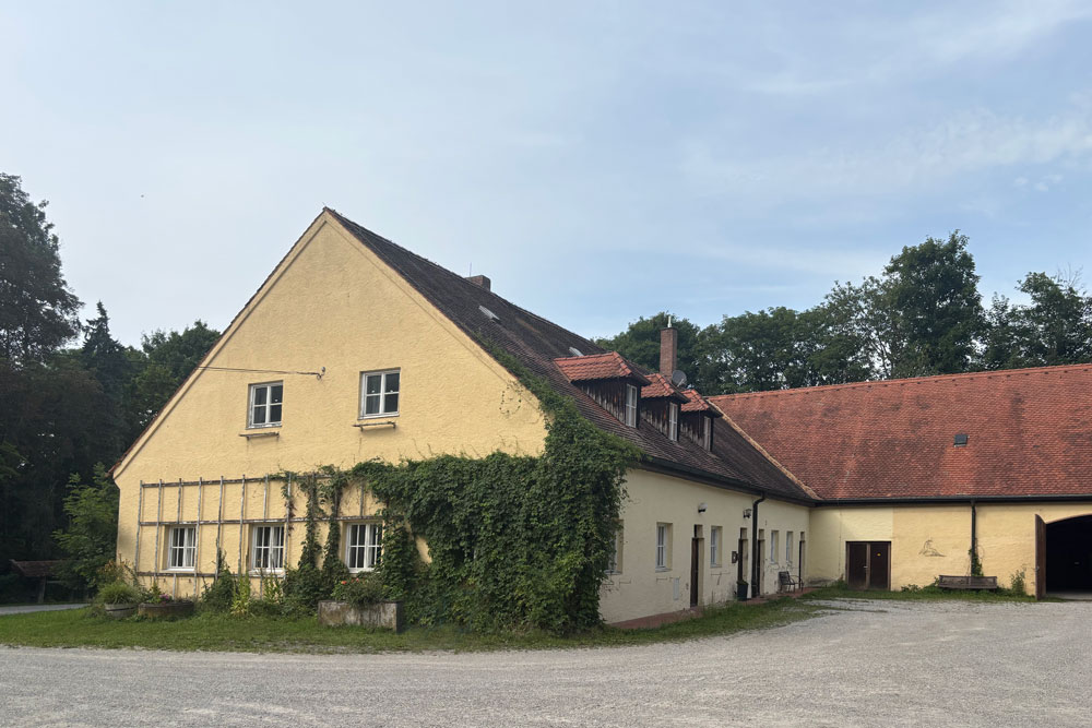 Burg Roggenstein (Burgstall Roggenstein, Ruchenstein, Rockenstein, Ruckenstain) im Landkreis Fürstenfeldbruck