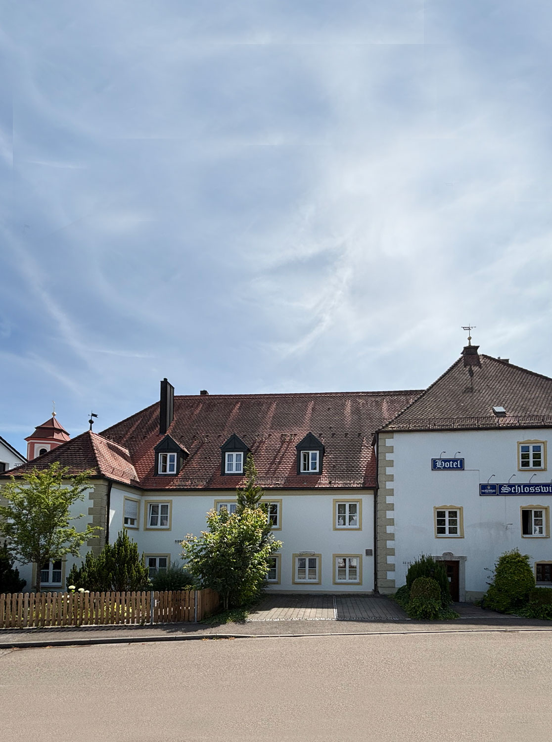 Schloss Drachenfels (Schlossrest) in Ingolstadt-Etting