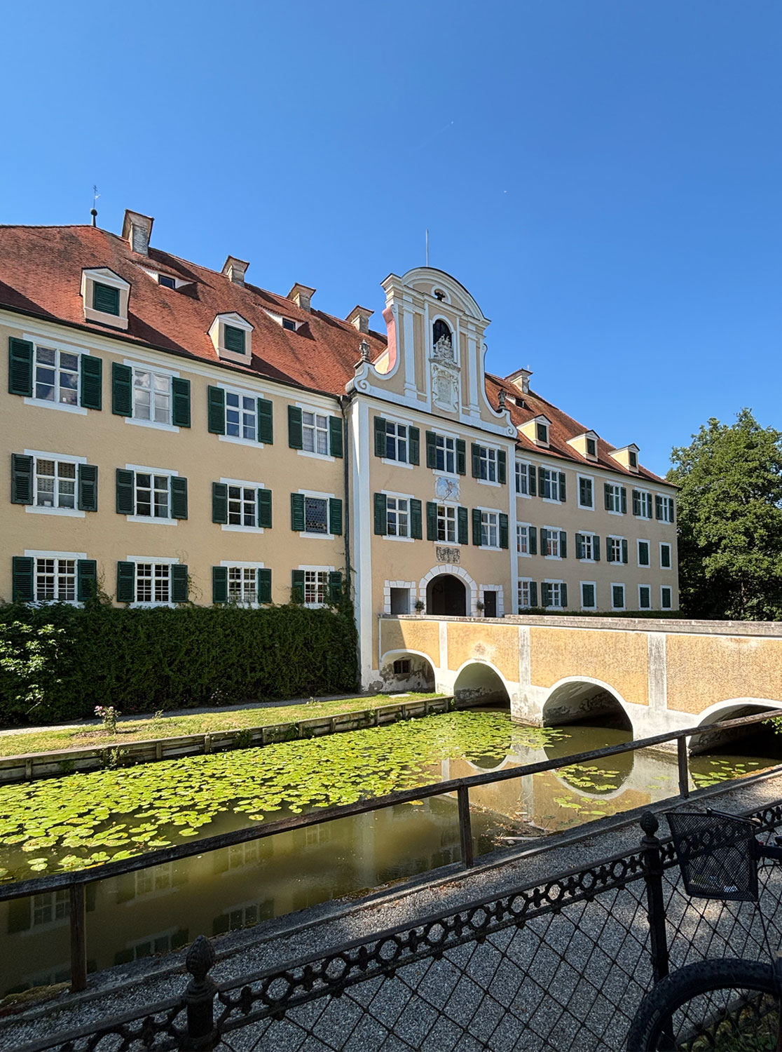 Schloss Sandizell im Landkreis Neuburg-Schrobenhausen