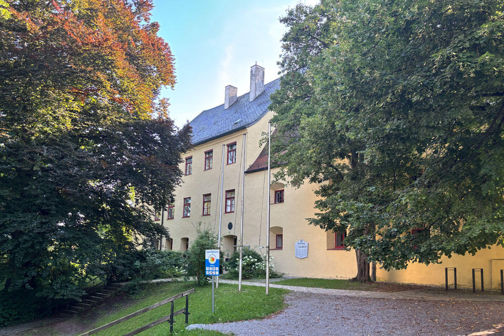 Schloss Aibling (Schlossrest Aibling) im Landkreis Rosenheim