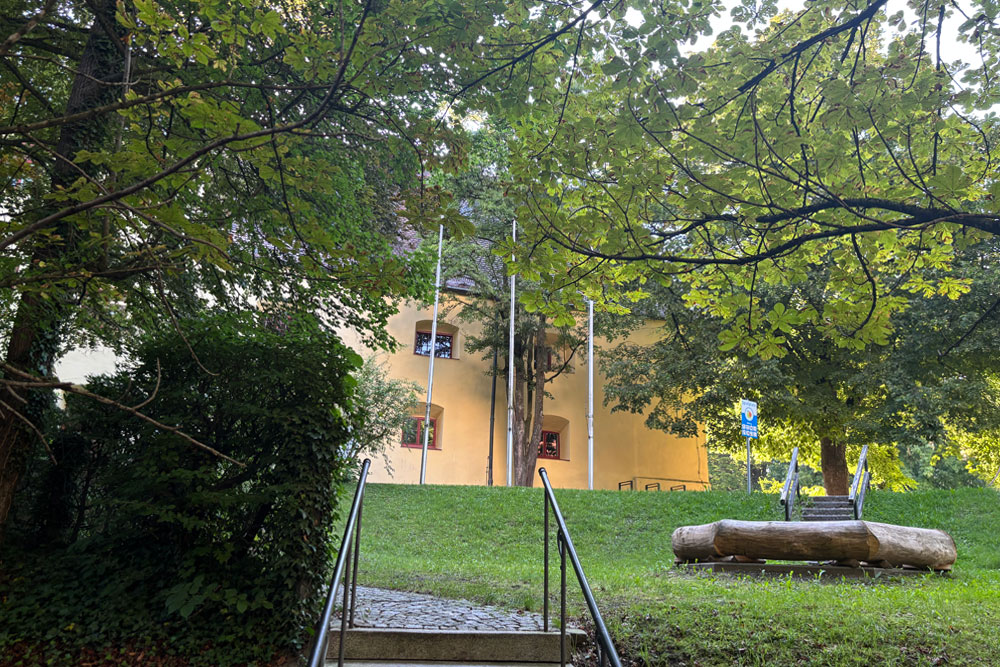 Schloss Aibling (Schlossrest Aibling) im Landkreis Rosenheim