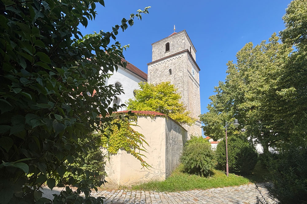 Kloster Bergen (Neuburg an der Donau) (ehemaliges Kloster der Benediktinerinnen) im Landkreis Neuburg-Schrobenhausen