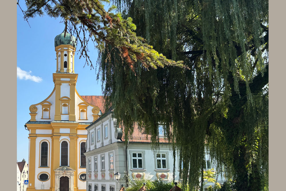 Kloster Sankt Maria (Neuburg an der Donau) (ehemaliges Kloster der Ursulinen, Kirche St. Ursula) im Landkreis Neuburg-Schrobenhausen
