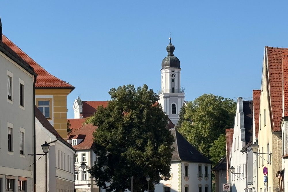 Kollegiatstift Neuburg an der Donau (Pfarrkirche St. Peter) im Landkreis Neuburg-Schrobenhausen