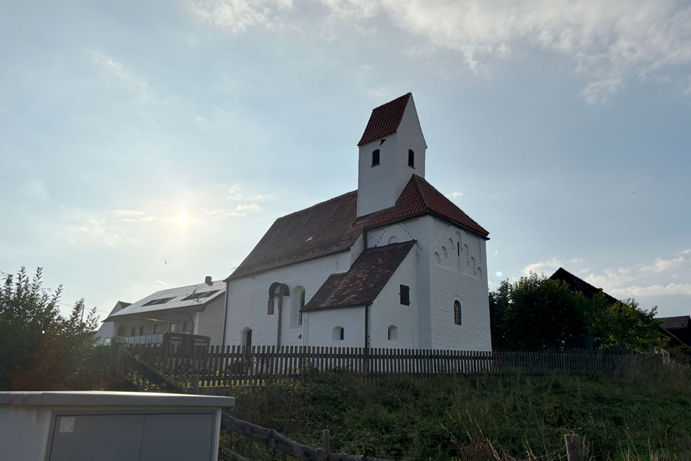 Wehrkirche Piedendorf (Sankt Nikolaus) im Landkreis Freising