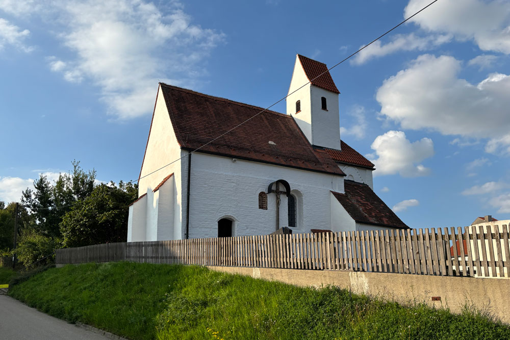 Wehrkirche Piedendorf (Sankt Nikolaus) im Landkreis Freising