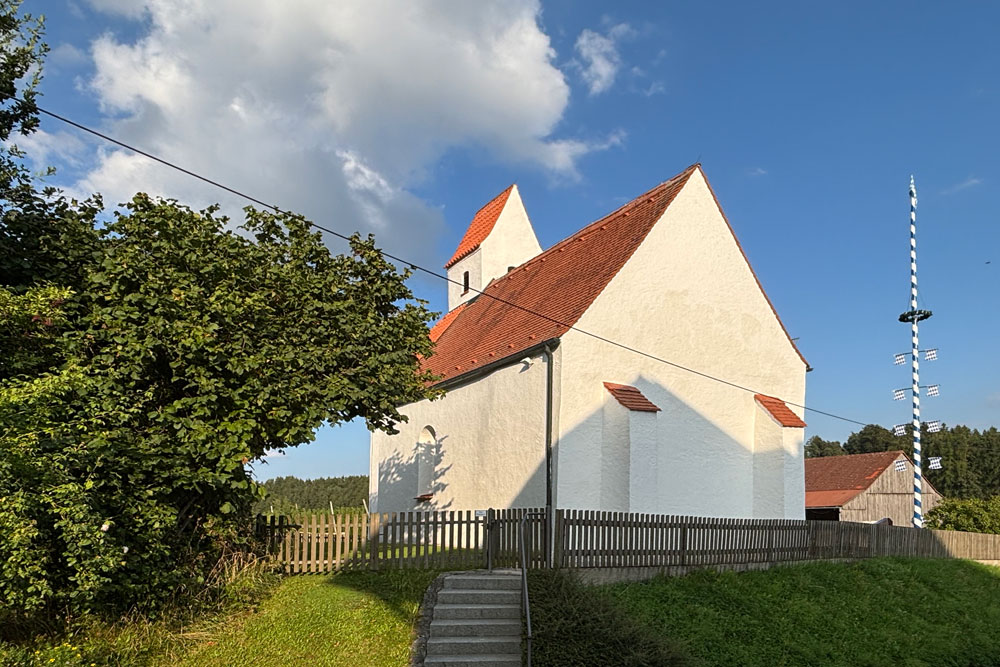 Wehrkirche Piedendorf (Sankt Nikolaus) im Landkreis Freising