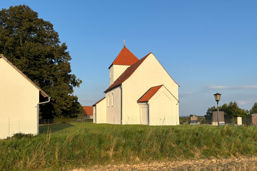 Wehrkirche Kleinviecht (Sankt Pauli Bekehrung) im Landkreis Freising