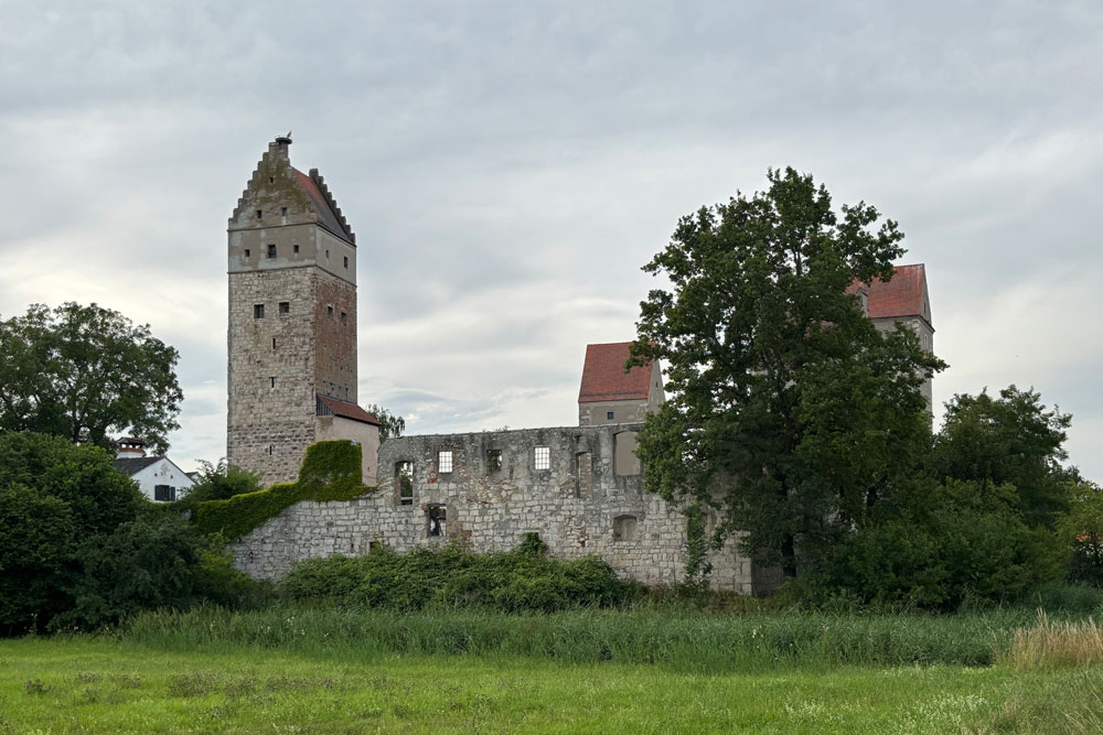 Wasserburg Nassenfels (Teilruine) Wasserburg Nassenfels (Teilruine) im Landkreis Eichstätt