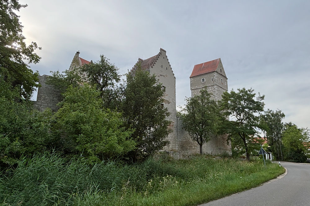 Wasserburg Nassenfels (Teilruine) Wasserburg Nassenfels (Teilruine) im Landkreis Eichstätt