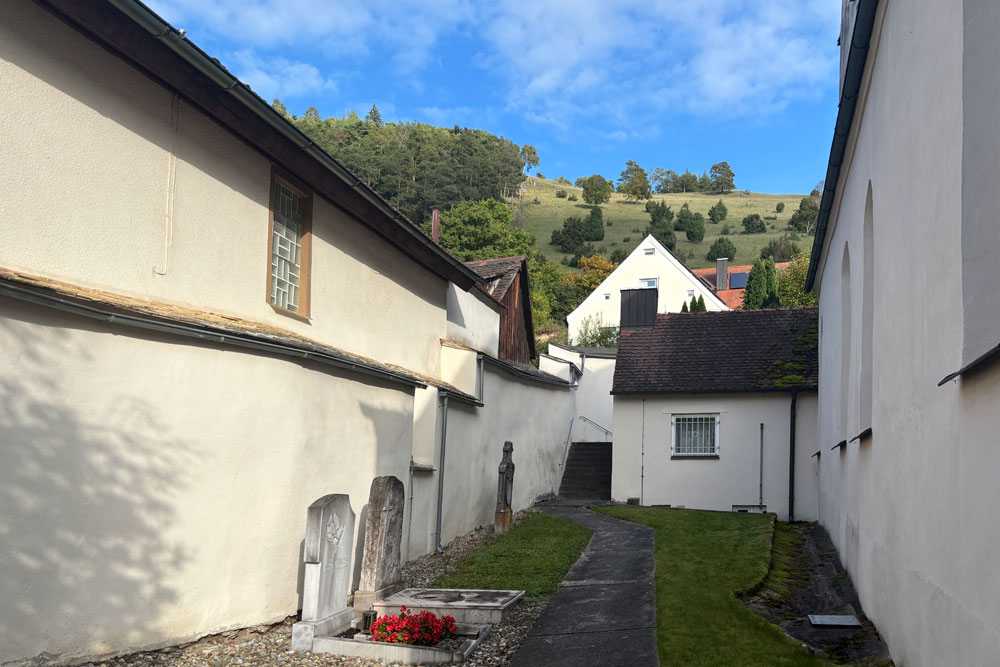 Kirchhofbefestigung Enkering Kirchhofbefestigung Enkering im Landkreis Eichstätt