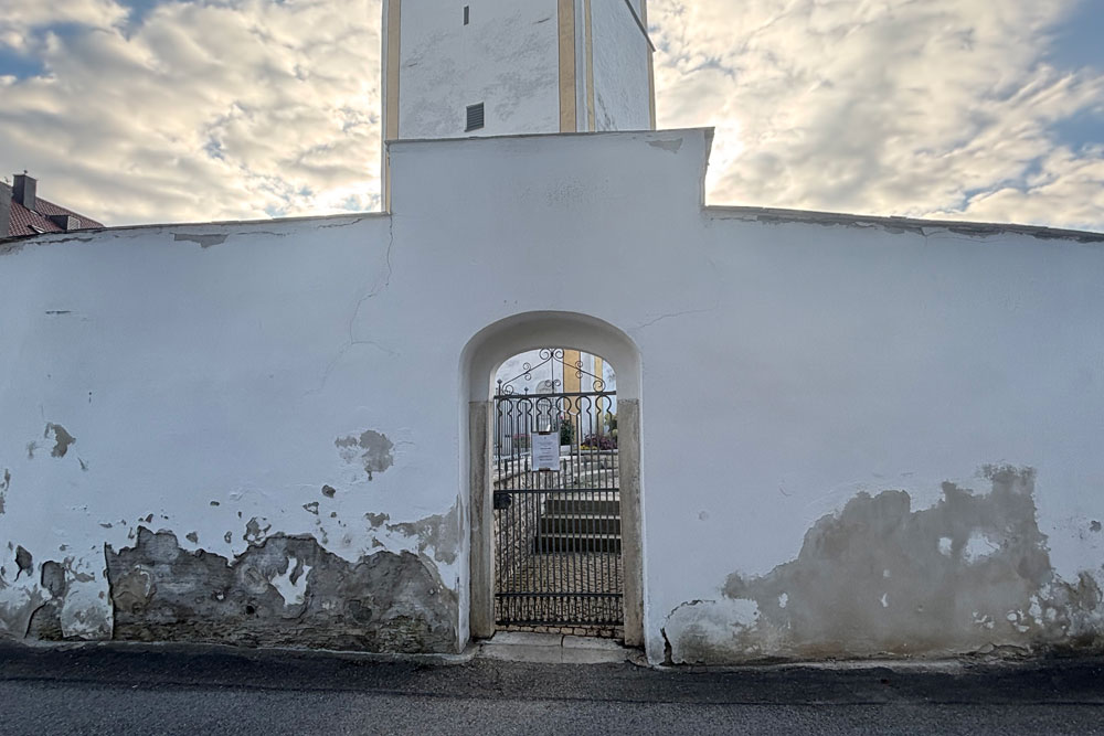 Kirchhofbefestigung Pfahldorf (Wehrkirche St. Johann Baptist) Kirchhofbefestigung Pfahldorf (Wehrkirche St. Johann Baptist) im Landkreis Eichstätt