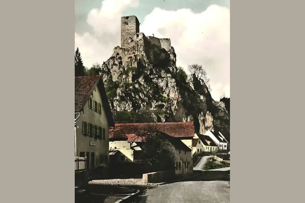 Burg-Wellheim-Blick-zur-Burg-AK-web