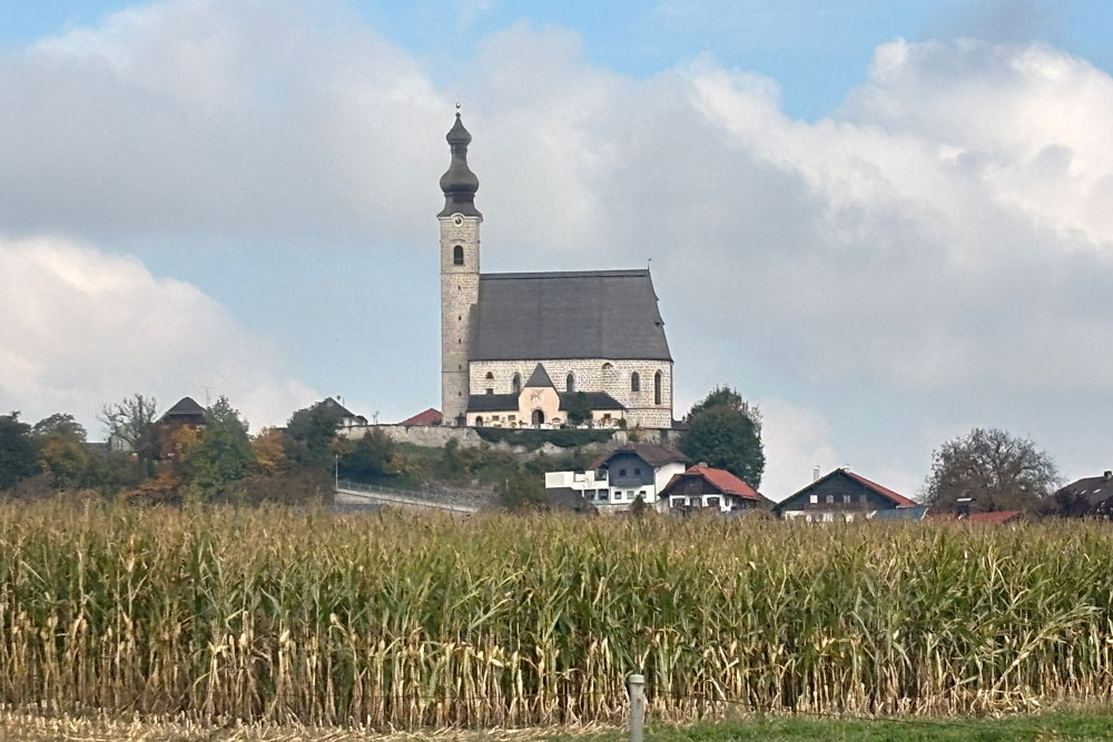 Burg Anger - Pfarrkirche Mariä Himmelfahrt Burg Anger im Landkreis Berchtesgadener Land