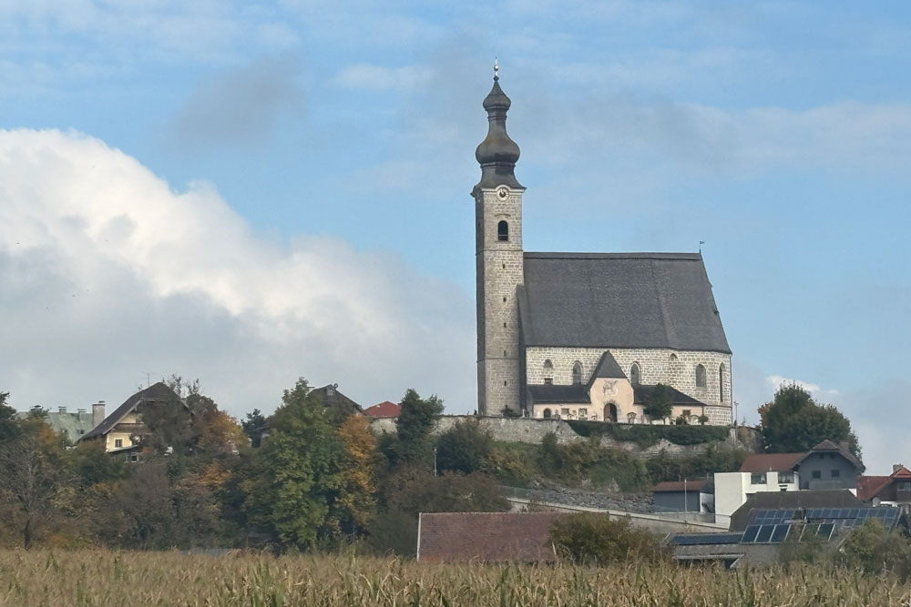 Burg Anger - Pfarrkirche Mariä Himmelfahrt Burg Anger im Landkreis Berchtesgadener Land