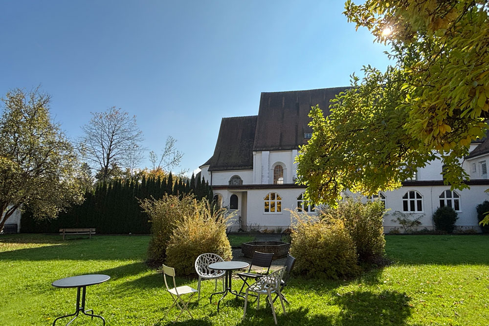 Kloster Altenhohenau (ehemaliges Kloster der Dominikanerinnen) Kloster Altenhohenau (ehemaliges Kloster der Dominikanerinnen) im Landkreis Rosenheim