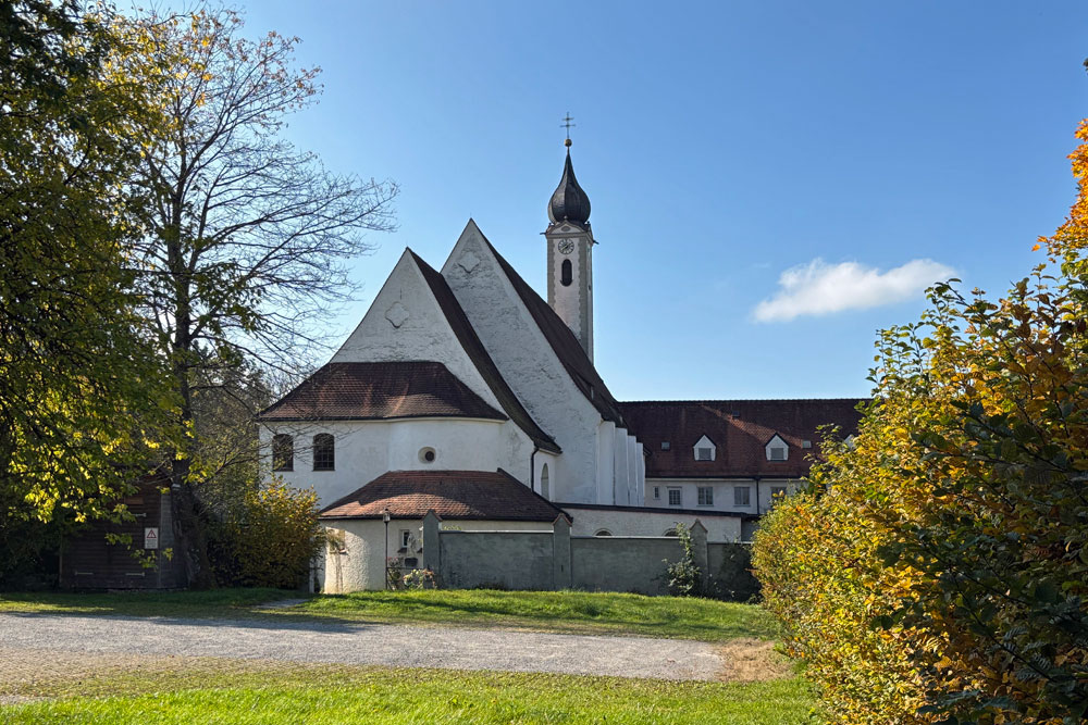 Kloster Altenhohenau (ehemaliges Kloster der Dominikanerinnen) Kloster Altenhohenau (ehemaliges Kloster der Dominikanerinnen) im Landkreis Rosenheim