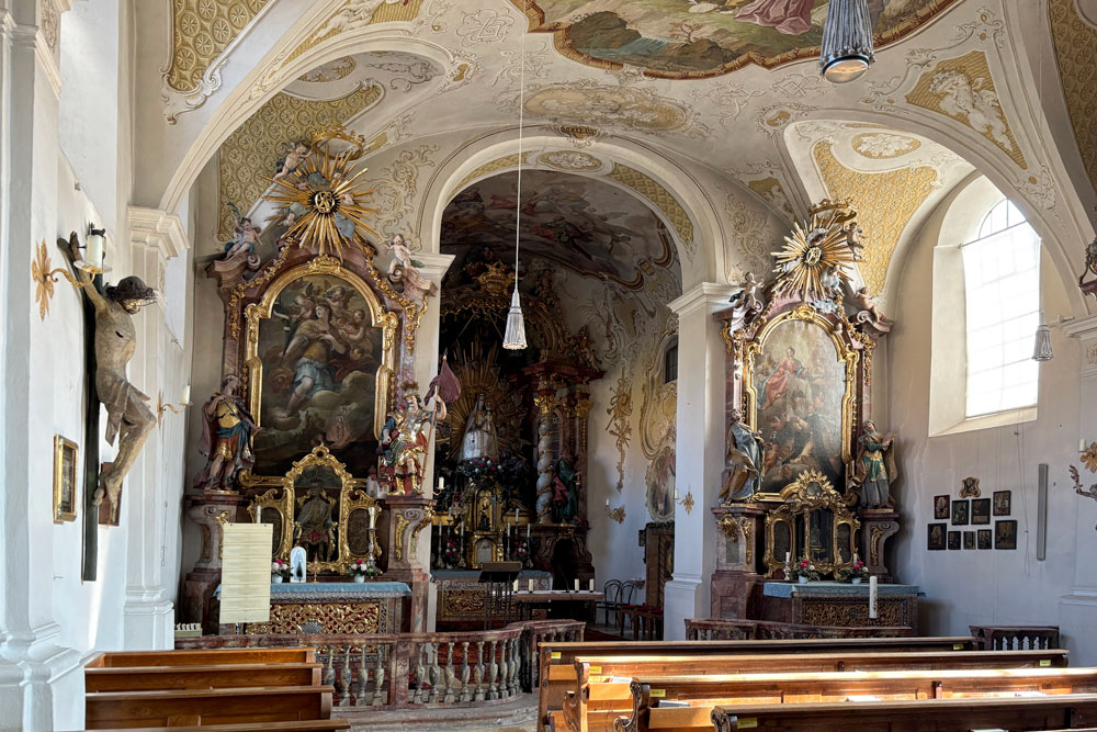 Kloster Altenhohenau (ehemaliges Kloster der Dominikanerinnen) Kloster Altenhohenau (ehemaliges Kloster der Dominikanerinnen) im Landkreis Rosenheim in Bayern