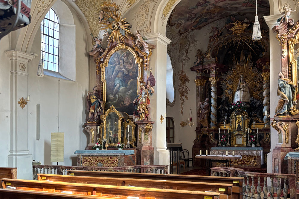 Kloster Altenhohenau (ehemaliges Kloster der Dominikanerinnen) Kloster Altenhohenau (ehemaliges Kloster der Dominikanerinnen) im Landkreis Rosenheim